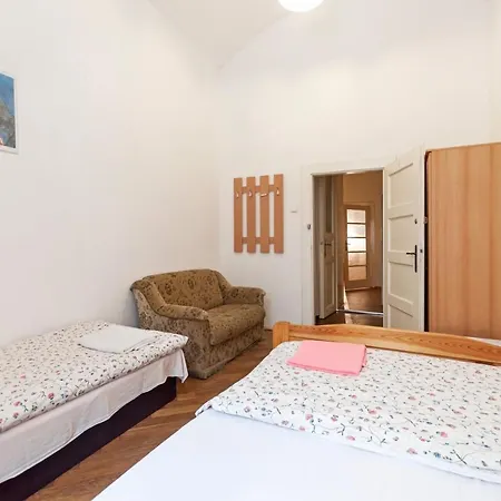 Shelter Hostel *